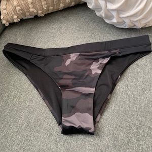 Freestyle Camo Bottom